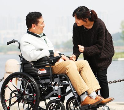 老年人電動輪椅車的用處多多